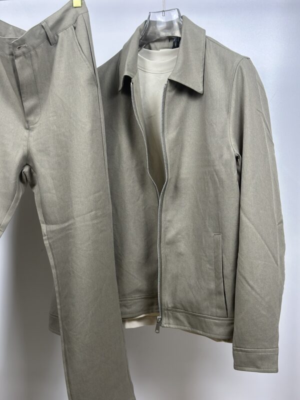 IMG_2234 ENSEMBLE FRILIVIN BEIGE ( demi saison )